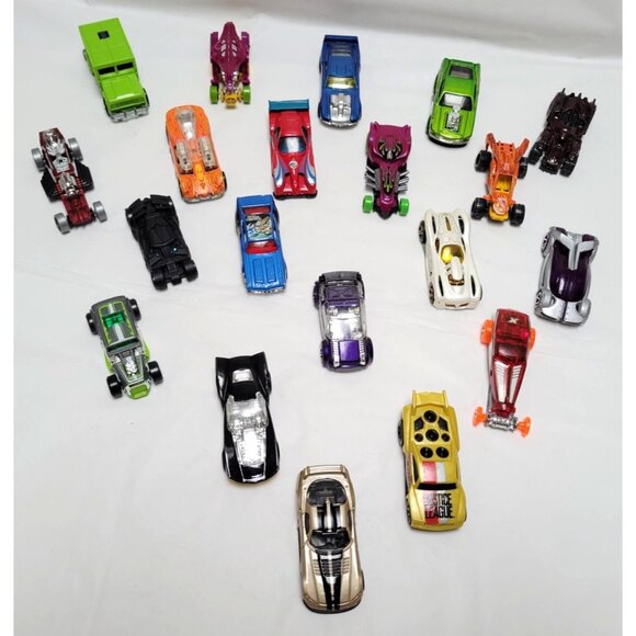 Lot of 20 Die-Cast Plastic Cars Unique Models Assorted Colors Styles Hot Wheels - Picture 5 of 6